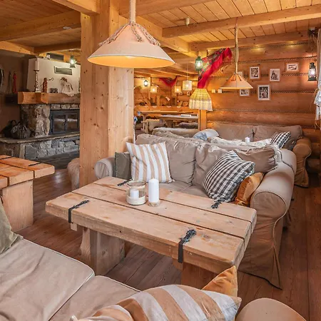 Hamry Z Jacuzzi ヴィラ *